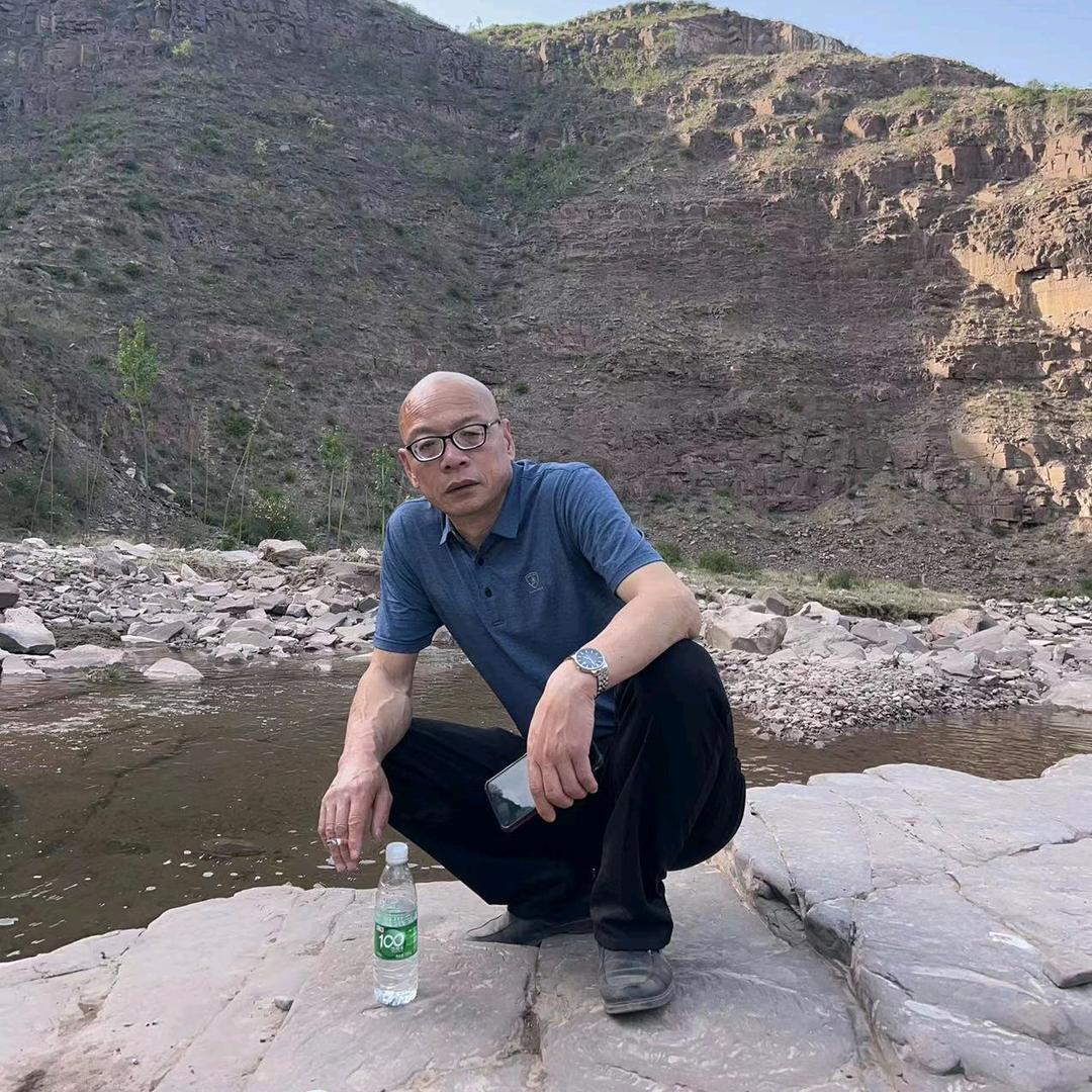 龙。哥