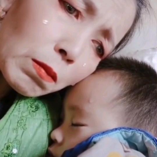 军、你永远是妈一生中、放不下的牵挂😭