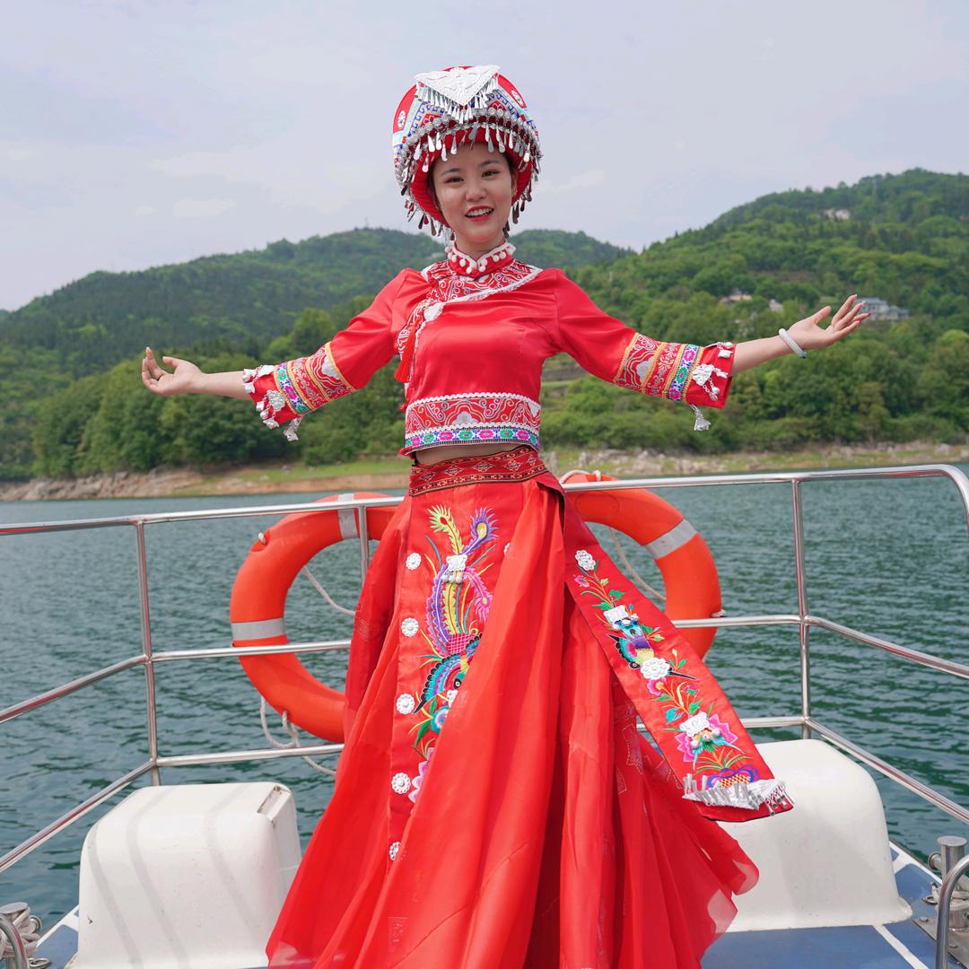 土家姑娘月涵
