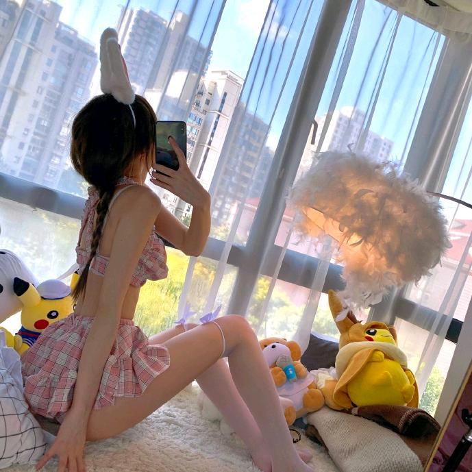 木木（不爱回消息那女的）