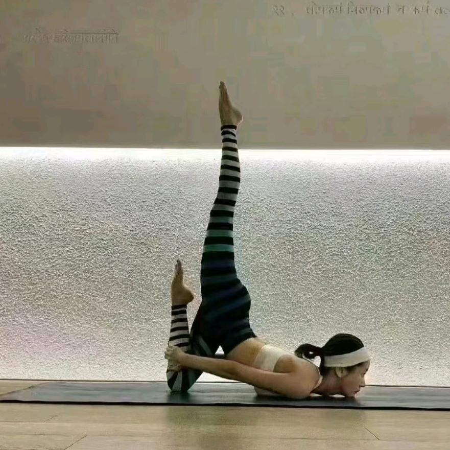 每日瑜伽女子塑形生活馆