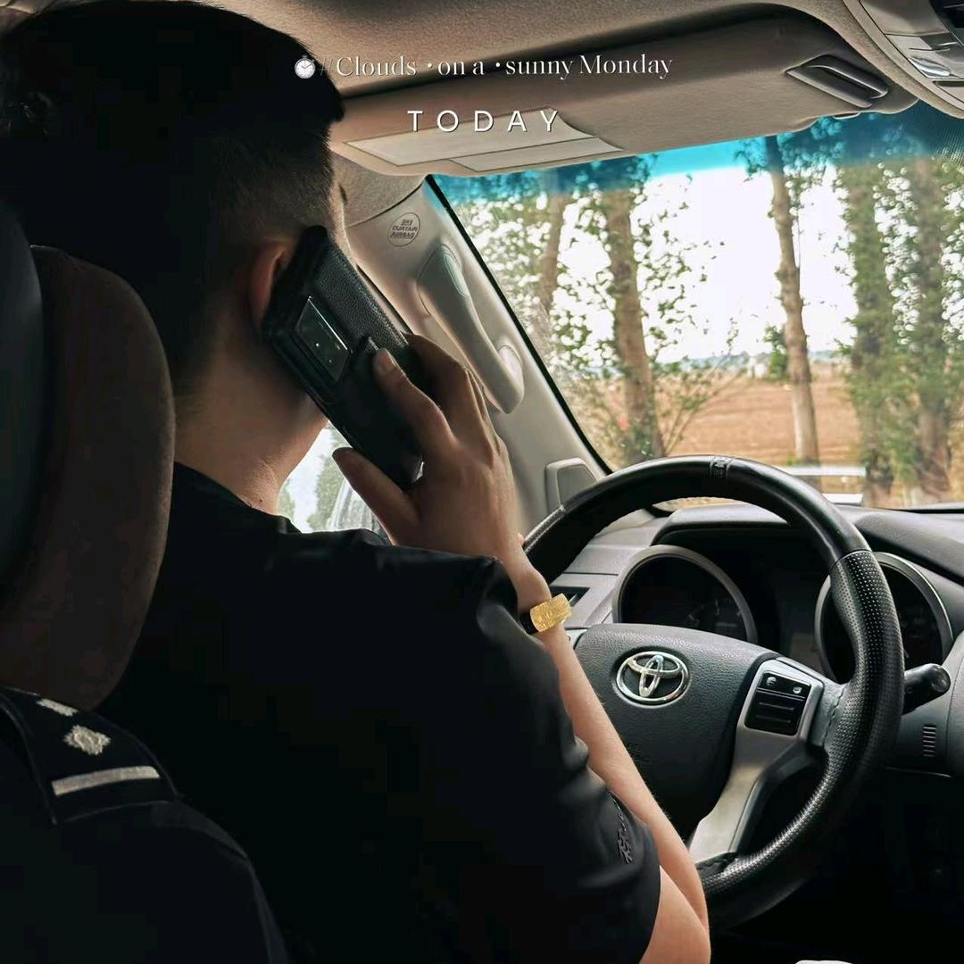 爱骑车的李同学-