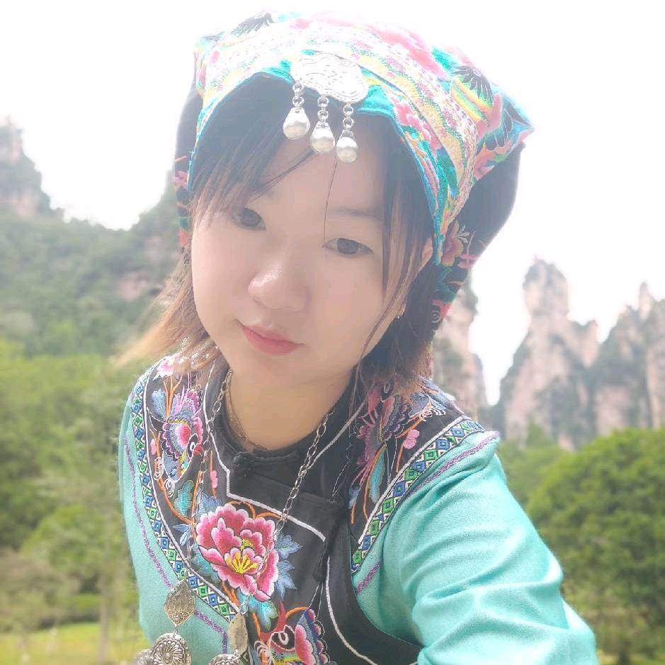 张家界导游🐰～小晴
