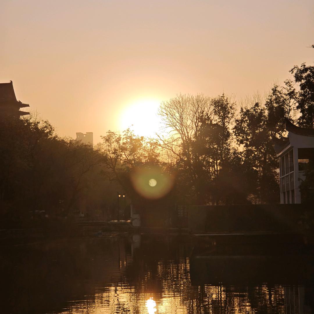 Hello（记录生活拒绝私聊）