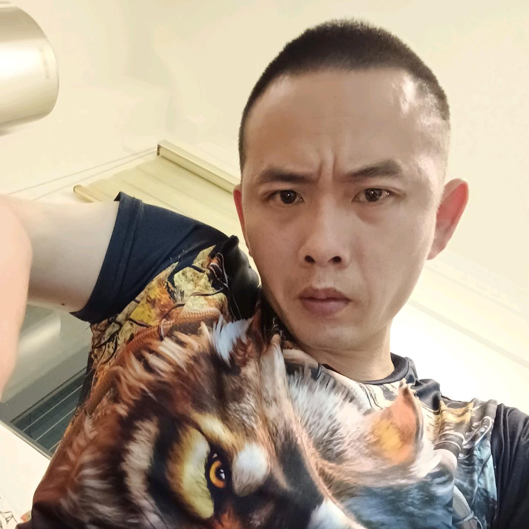 妞～给爷亲一个