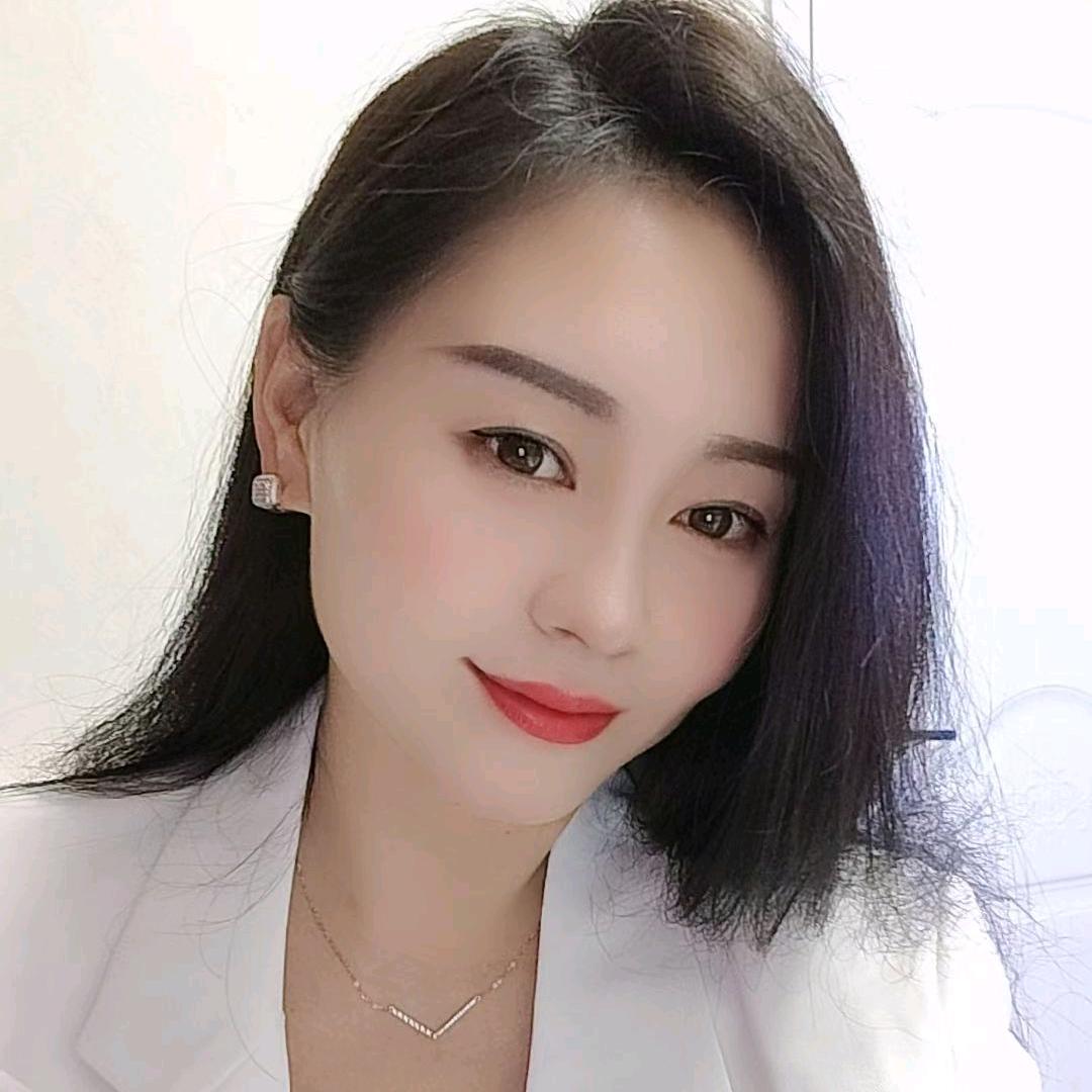 爱唱歌🎤的小月☂️