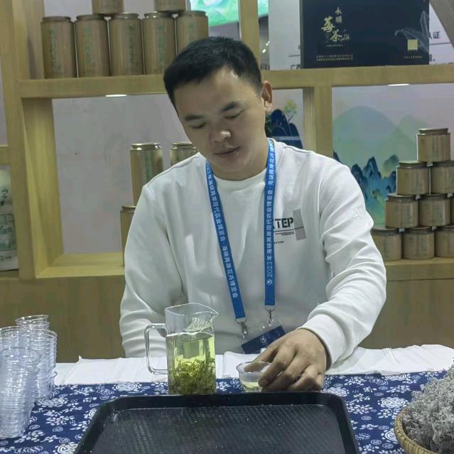 莓茶小张
