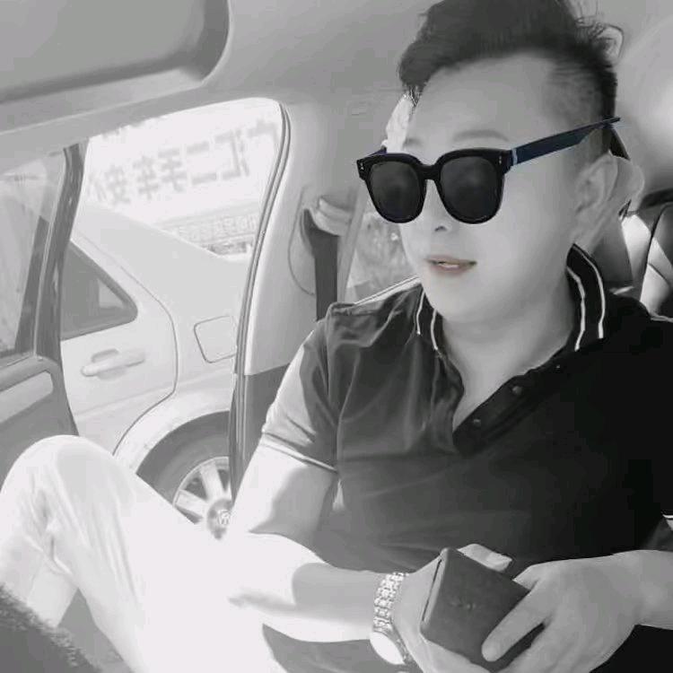 我是卖土猪肉的小青年