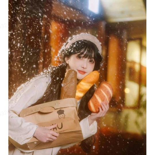 超爱吃的小美女
