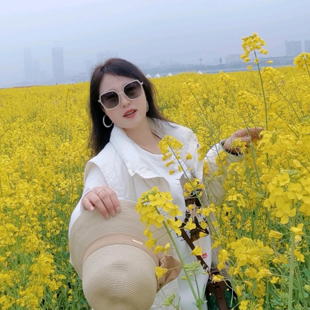 何家小妹
