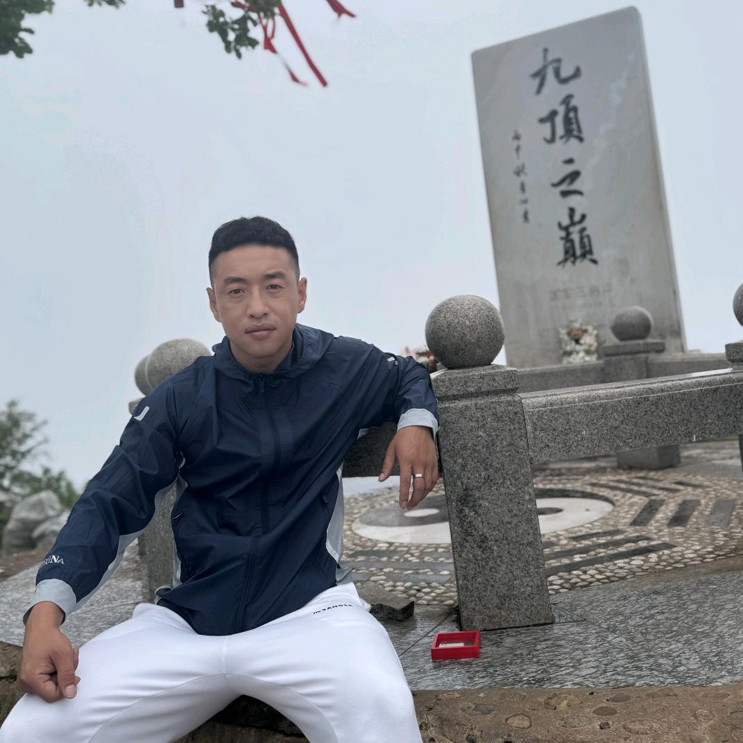 しovё80后小青年