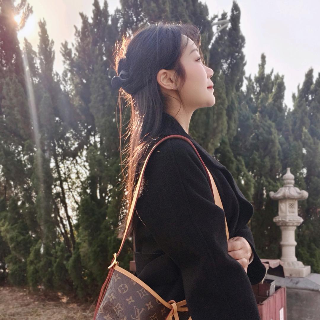 🌻是小燕呐