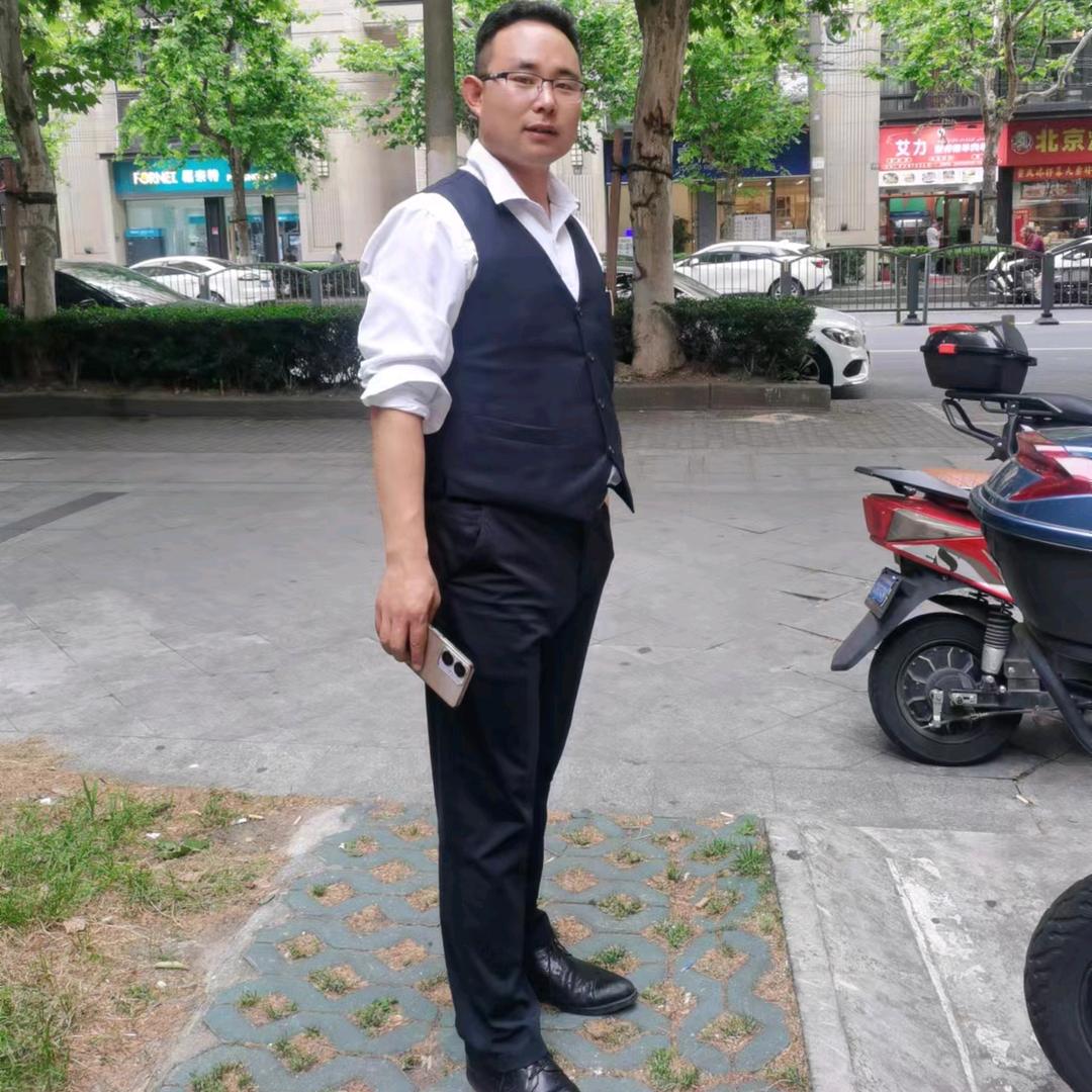 薛然小零铛信息咨询