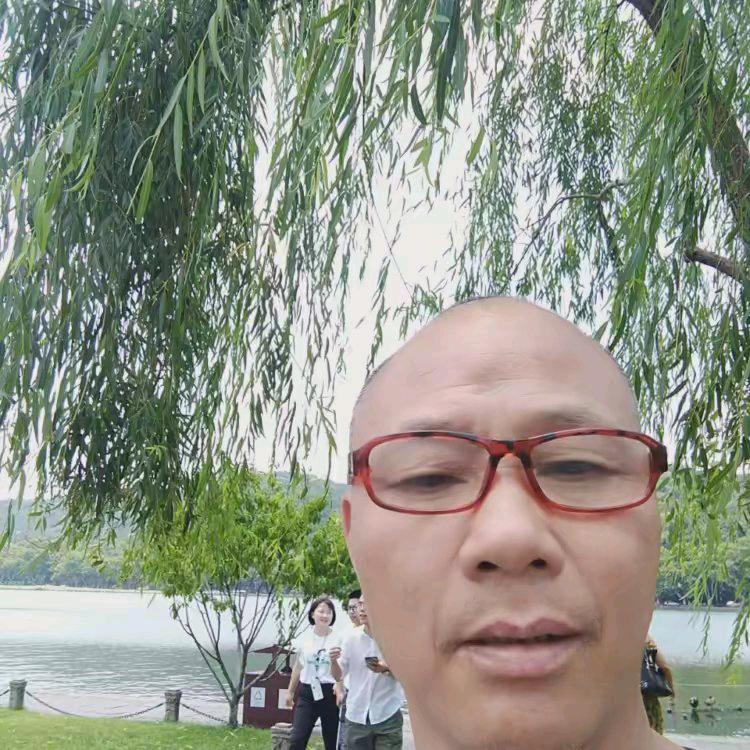 万辉同学