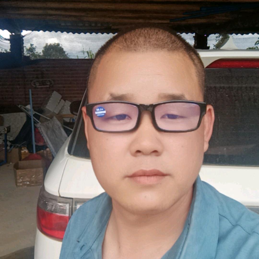 摆摊人向总