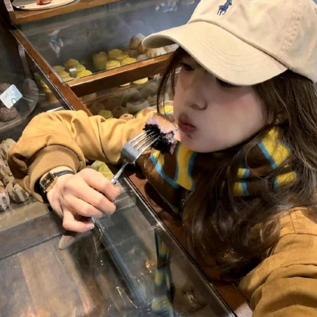 小黎会吃🍐的！！