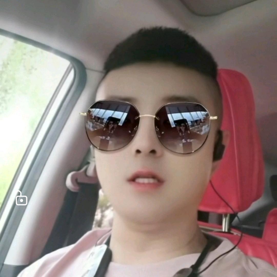 酷似《乡村爱情李大国》