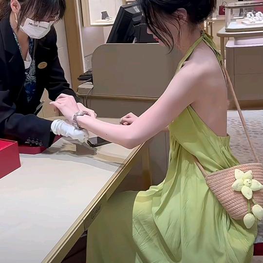 飞舞晨阳