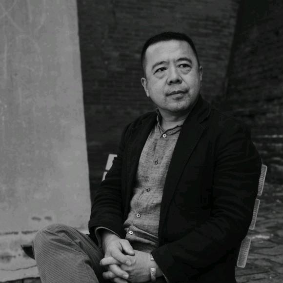 刘興東