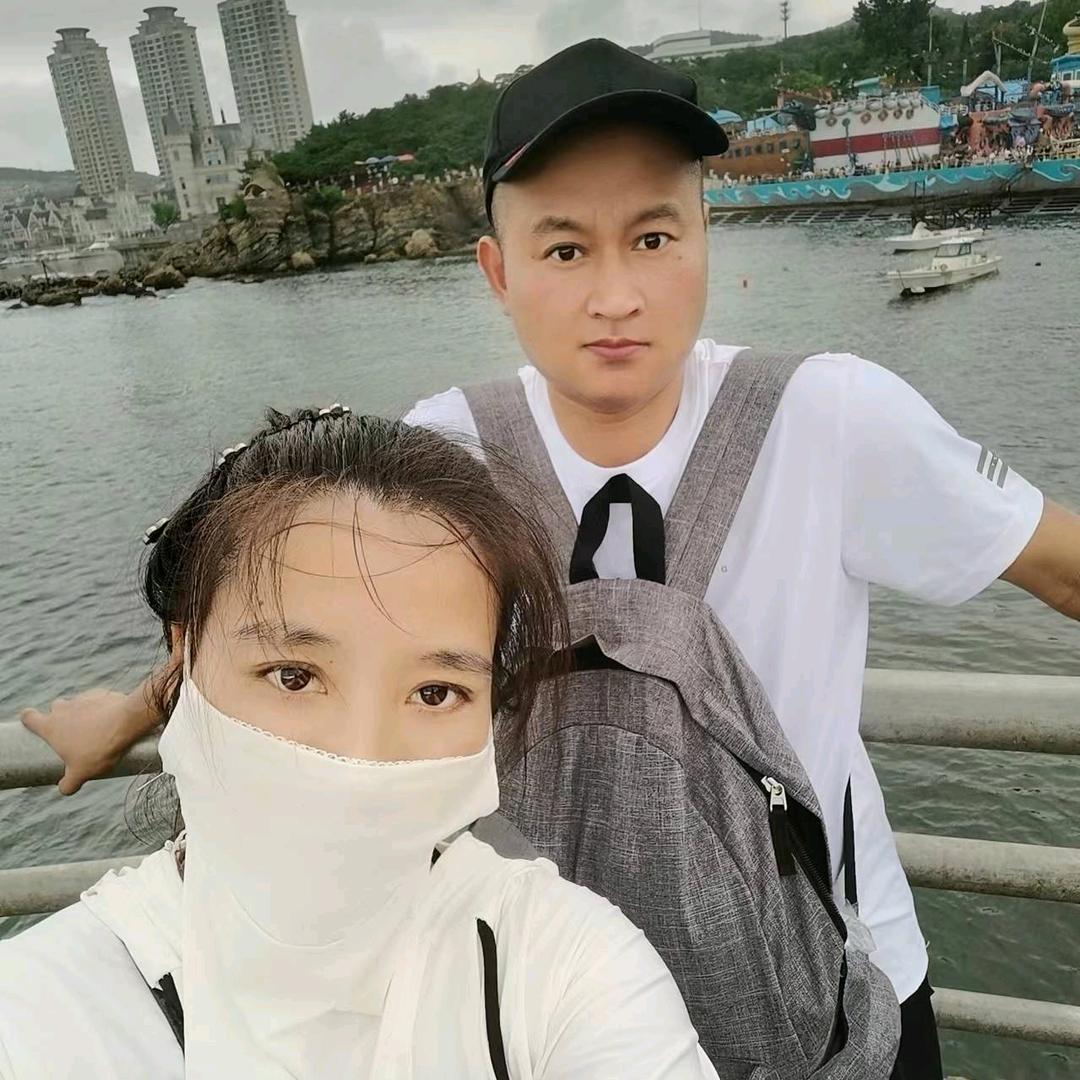 夫妻俩在大连做装修