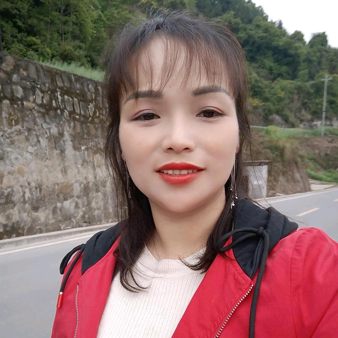 温暖一家人何海燕