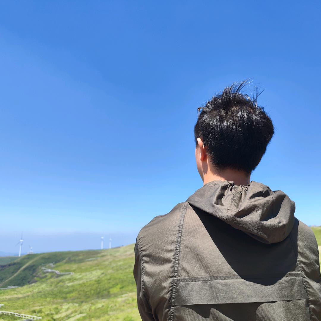 王 兴