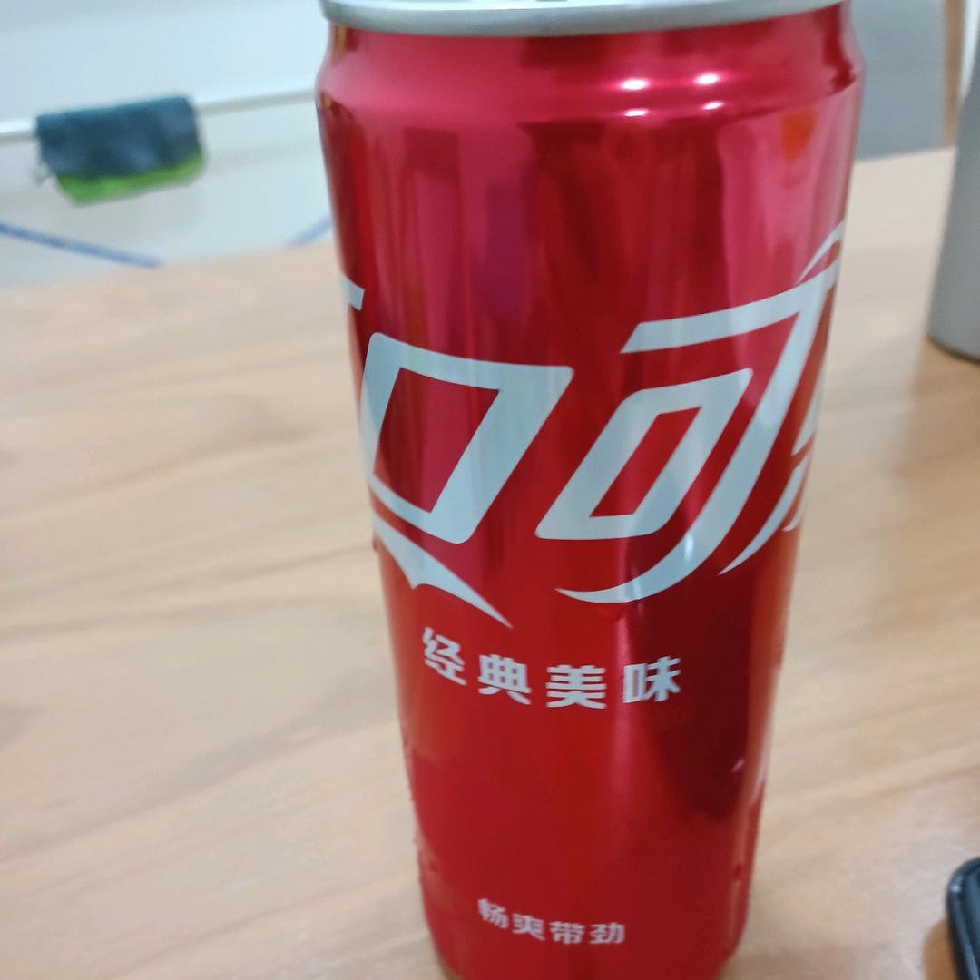 华厦小哥头像