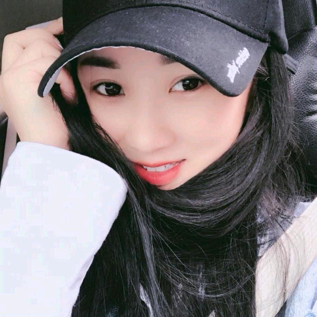 杨 静