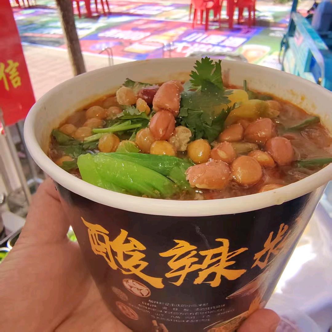 遇见纯手工酸辣粉（魏城镇路口）