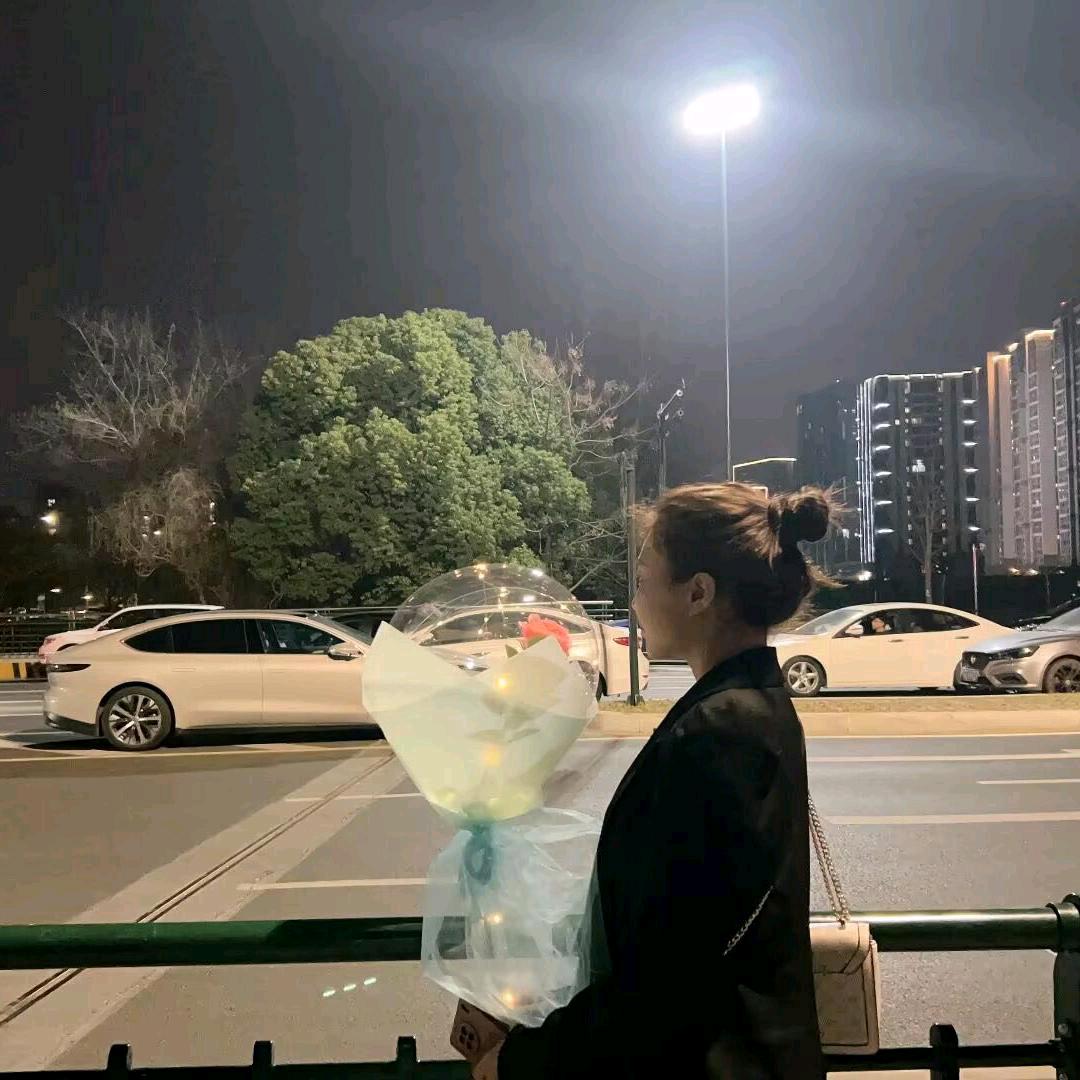 梦佳鞋服低价批发