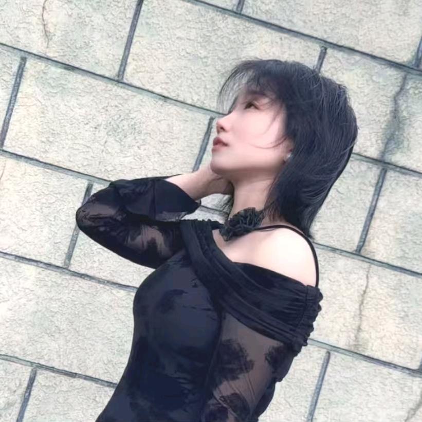 设计师-小芳