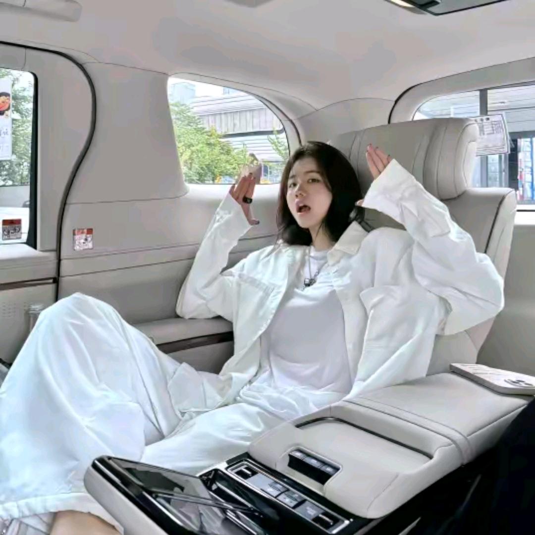 桃子PEACH ZHOU日常私服