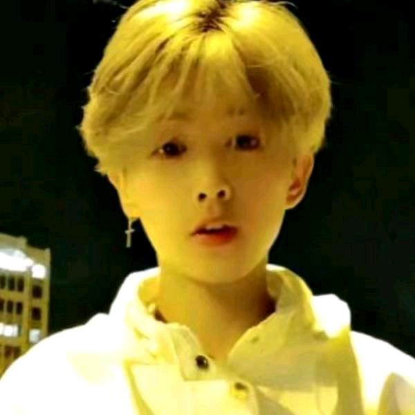 微笑的小伙子💙