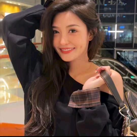 李予诺（时尚穿搭）