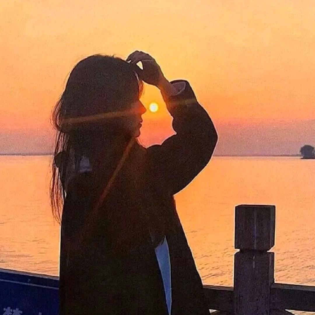 🥰沉默。
