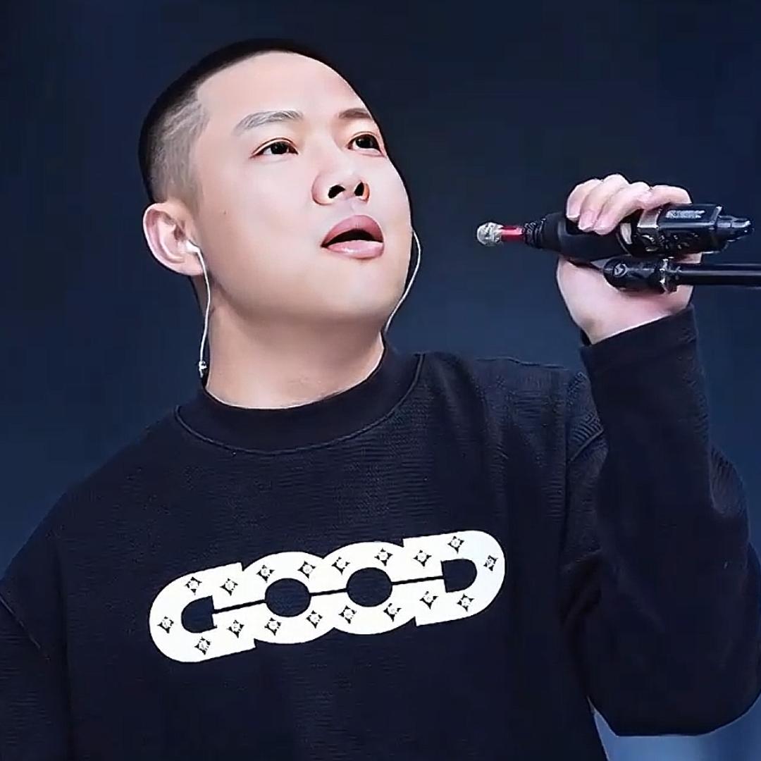 先谋生，再谋爱