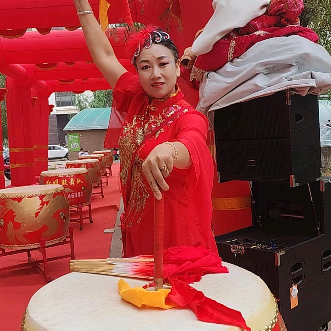 红（红娘鼓舞队）