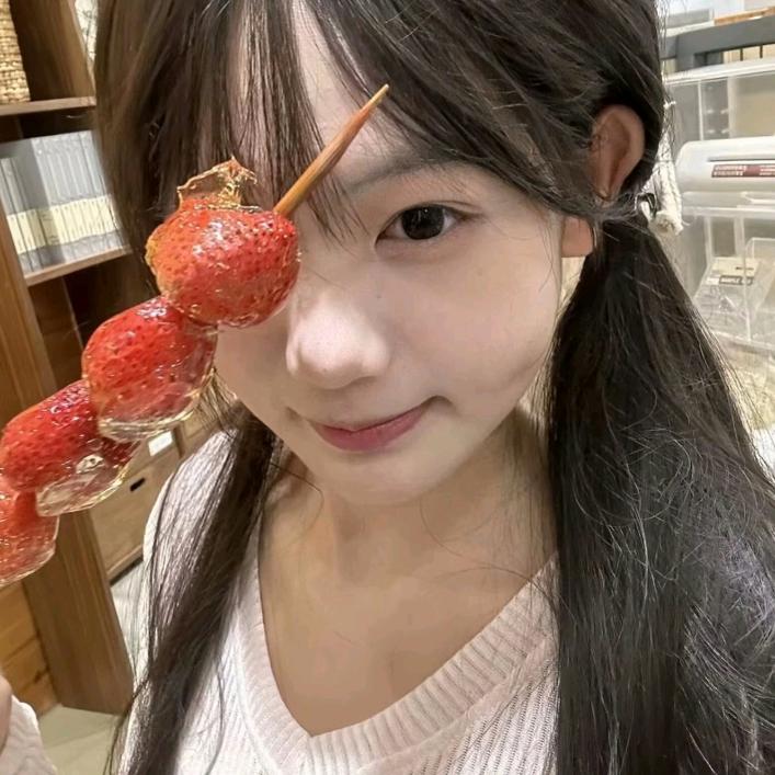 椰椰.