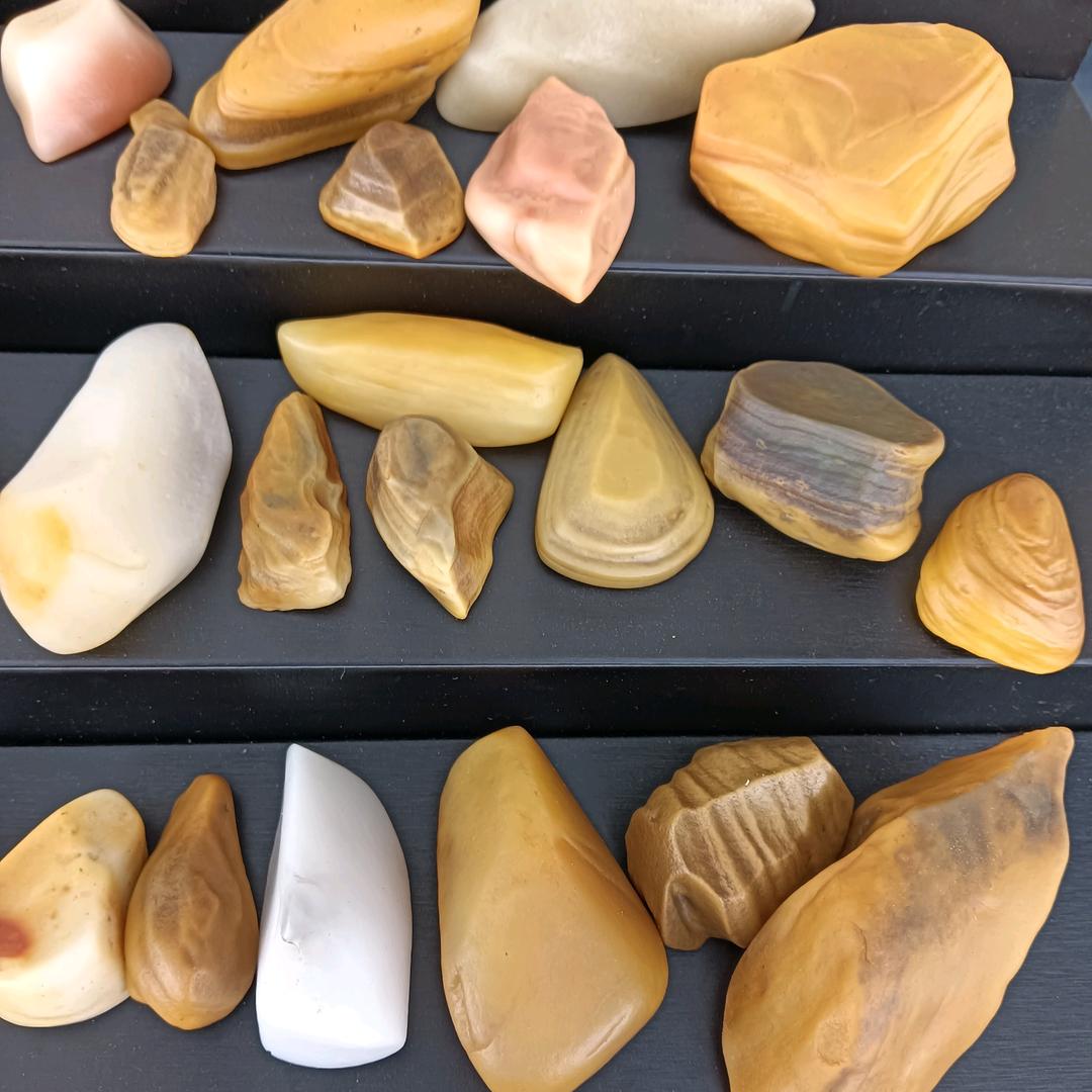新疆漆彩石