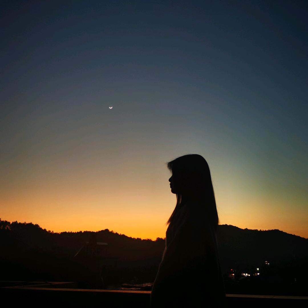 抱个西柚开掰