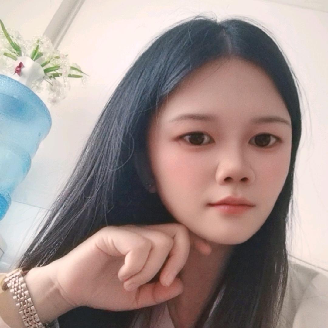 小何✨