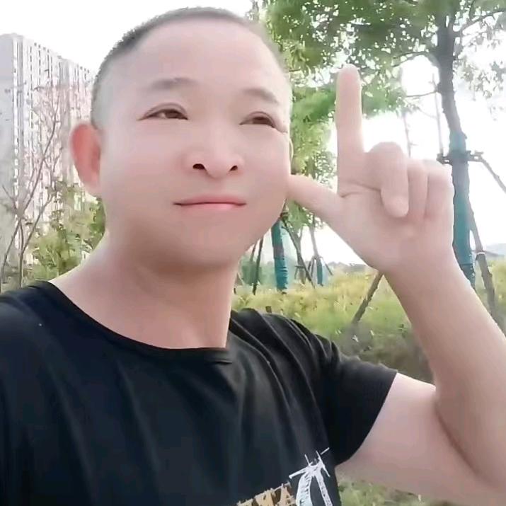 一个人，在外面牛浪