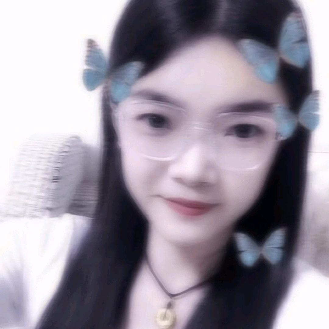 張小喵🐈‍⬛〠(穿搭在橱窗)