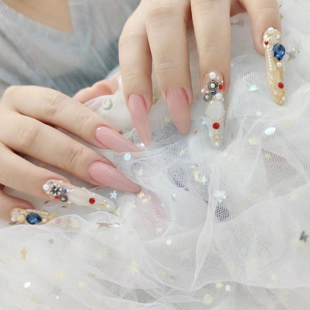红蓝紫美甲