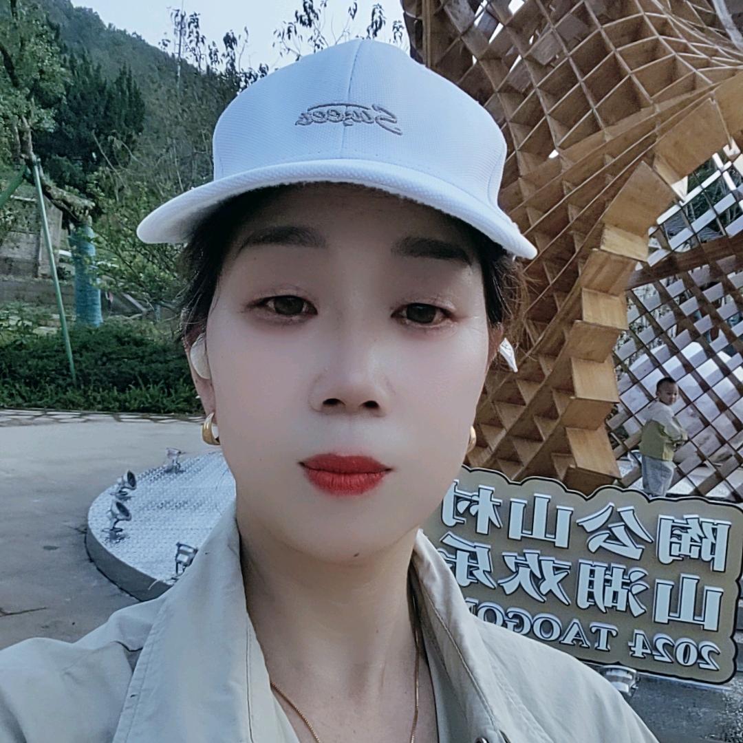 送上一只红玫瑰  拒绝连赞🙅