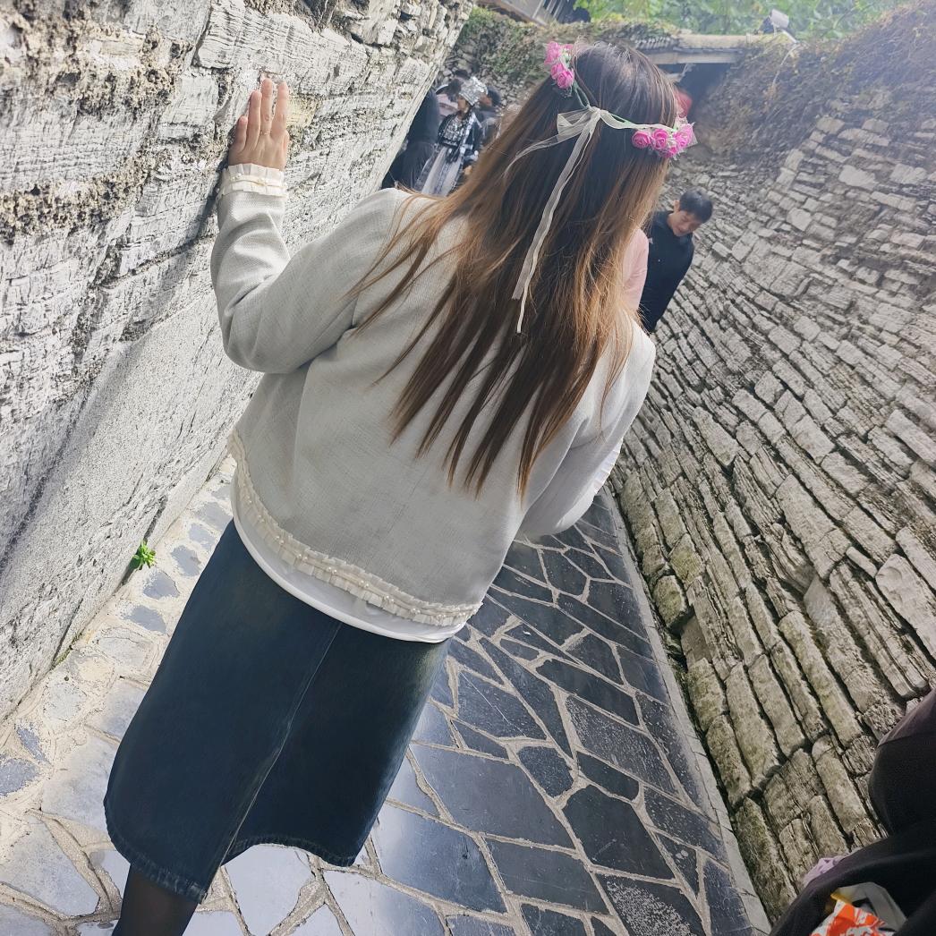 淡淡一笑