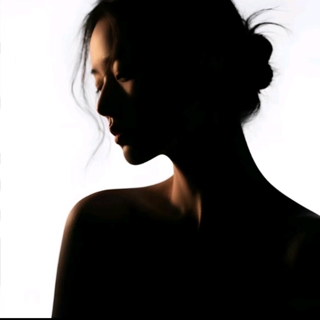 刘女士დ