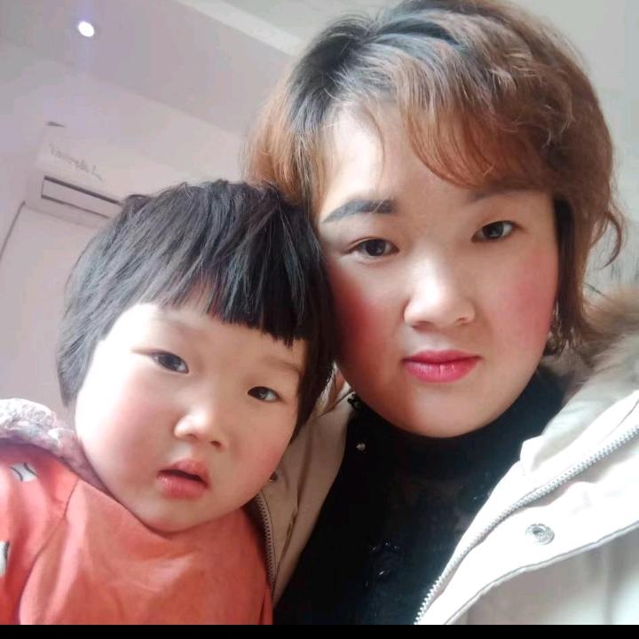 开心的小胖妞