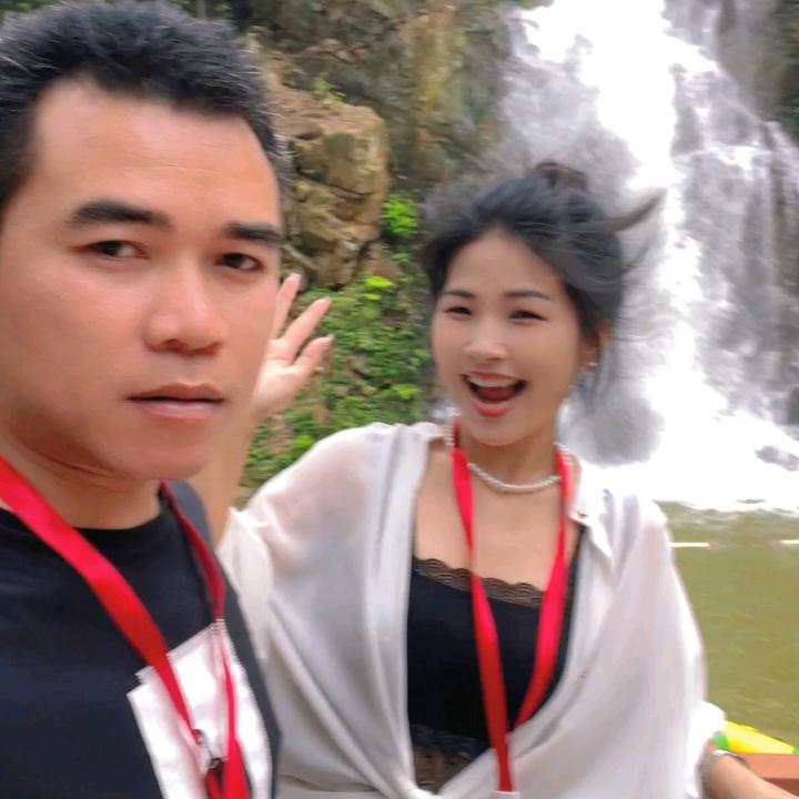 王一一探广东