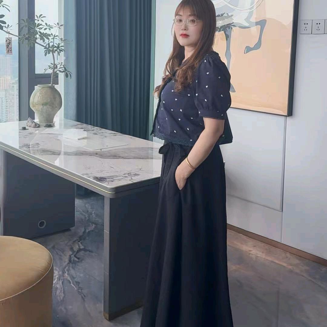 英子